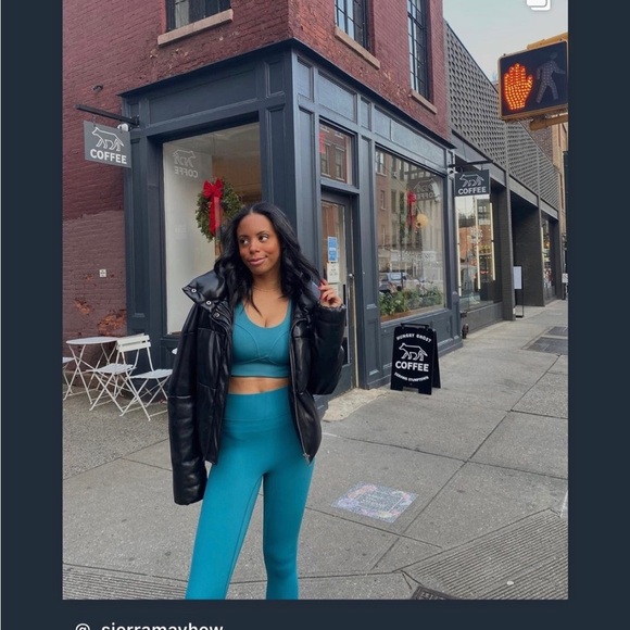 All Access Set Green/Blue: High Waisted Center Stage Leggings + Sports Bra - Picture 15 of 16